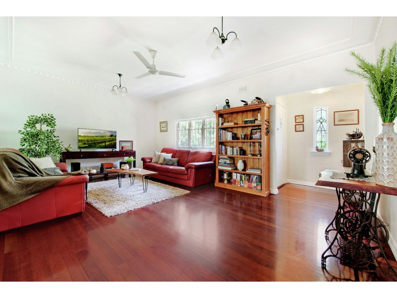 49 Framont Avenue, Holland Park QLD 4121