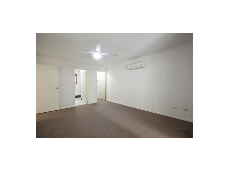 48 Solandra Crescent, Calamvale QLD 4116
