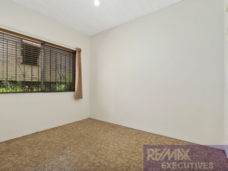 C-1035 Logan Road, Holland Park QLD 4121
