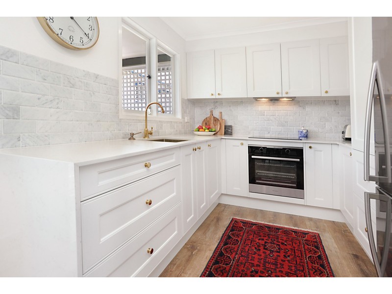 2/18 Raff Ave, Holland Park QLD 4121