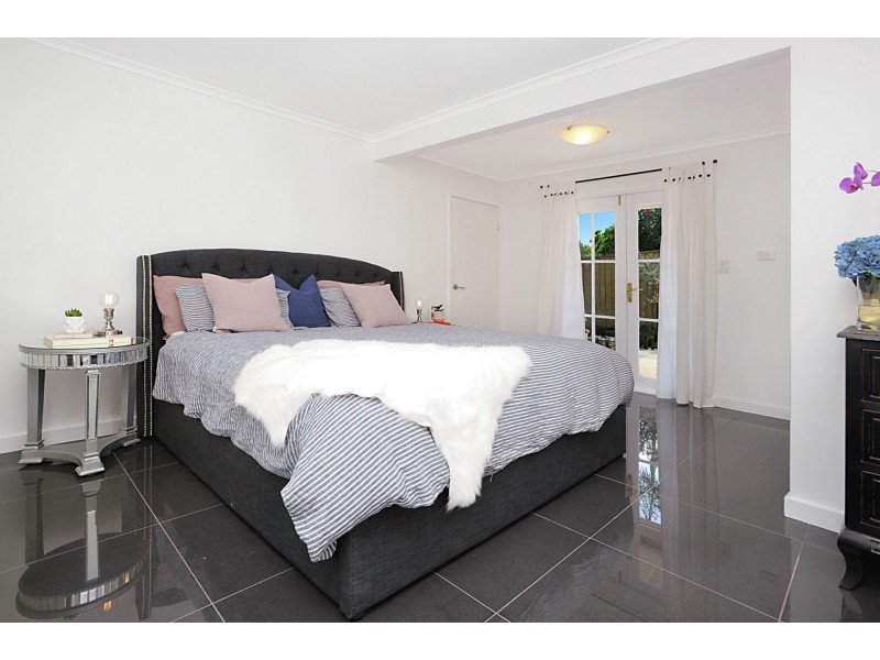 2/18 Raff Ave, Holland Park QLD 4121