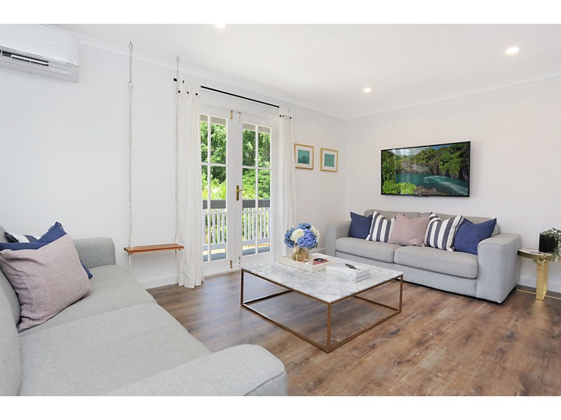 2/18 Raff Ave, Holland Park QLD 4121