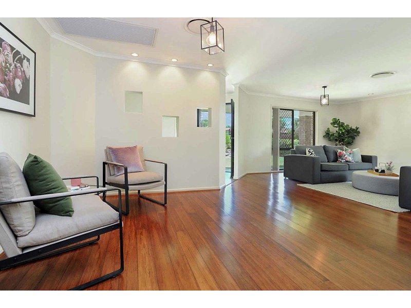 2 Harvey Place, Wishart QLD 4122
