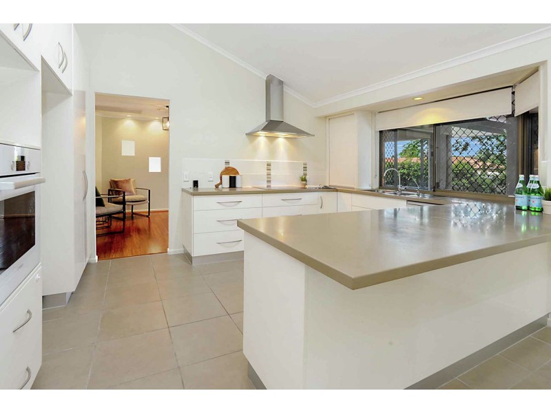 2 Harvey Place, Wishart QLD 4122