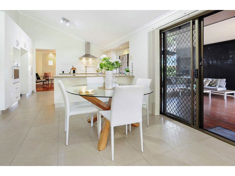 2 Harvey Place, Wishart QLD 4122