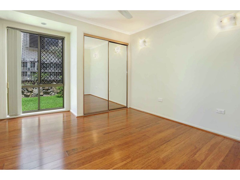 2 Harvey Place, Wishart QLD 4122
