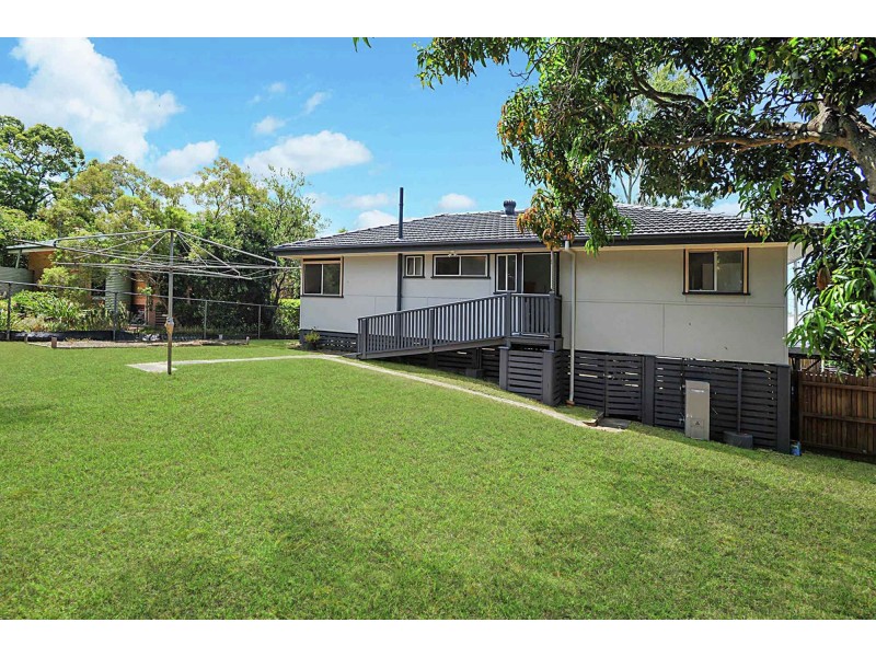 137 Wecker Road, Mansfield QLD 4122