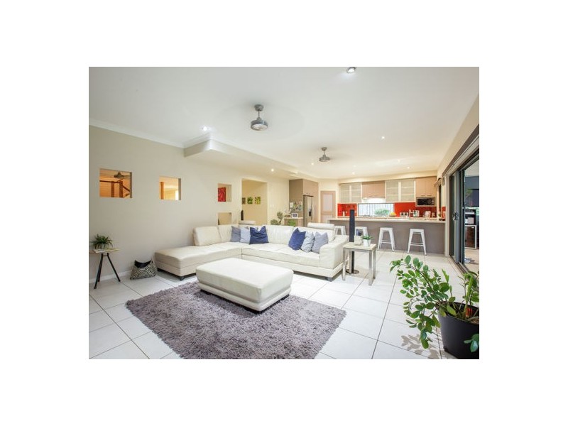 7 Samuel Street, Calamvale QLD 4116