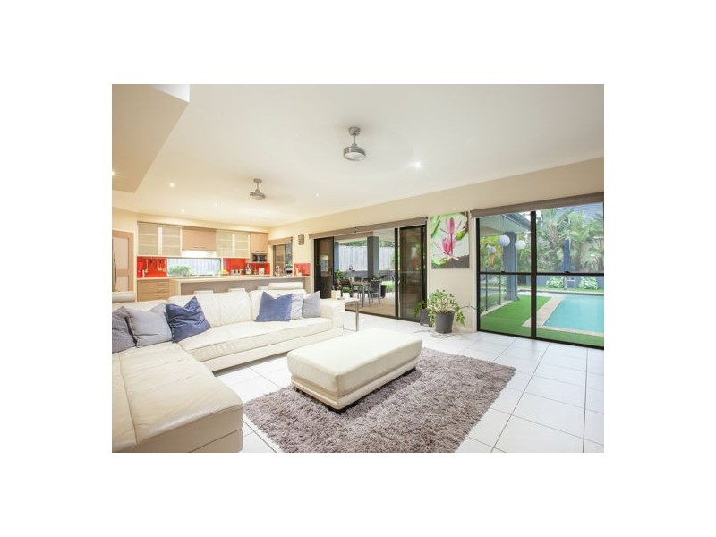 7 Samuel Street, Calamvale QLD 4116