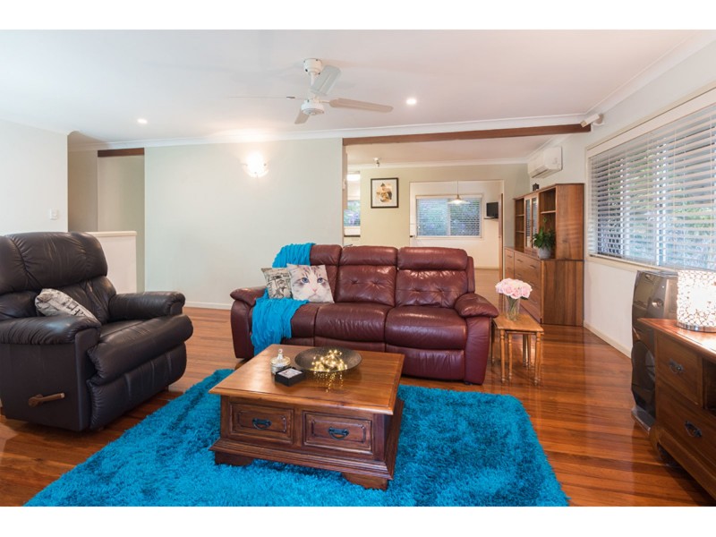 10 Aruma Street, Holland Park West QLD 4121