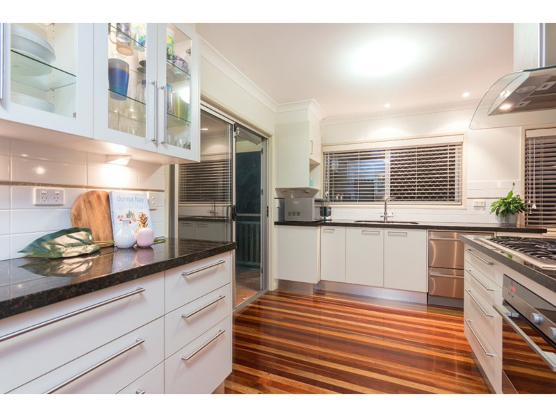 10 Aruma Street, Holland Park West QLD 4121
