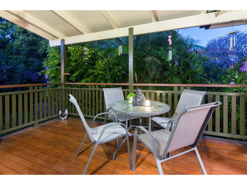 10 Aruma Street, Holland Park West QLD 4121