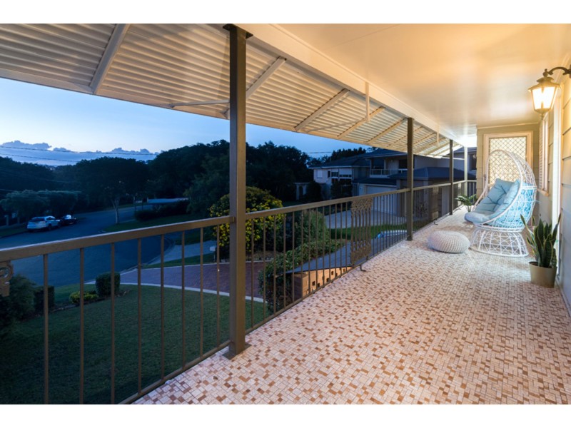 10 Aruma Street, Holland Park West QLD 4121