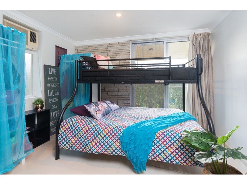 10 Aruma Street, Holland Park West QLD 4121
