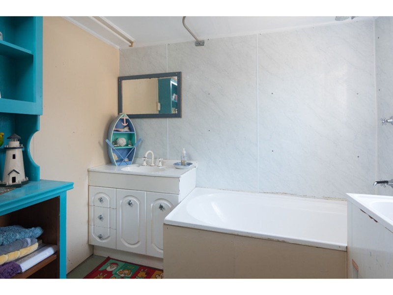 104 West Avenue, Wynnum QLD 4178