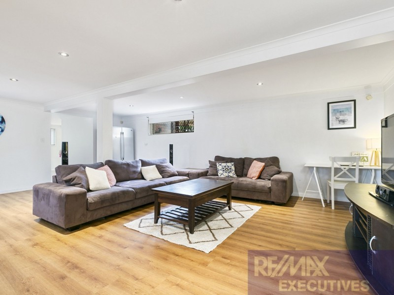 22 Pareena Crescent, Mansfield QLD 4122