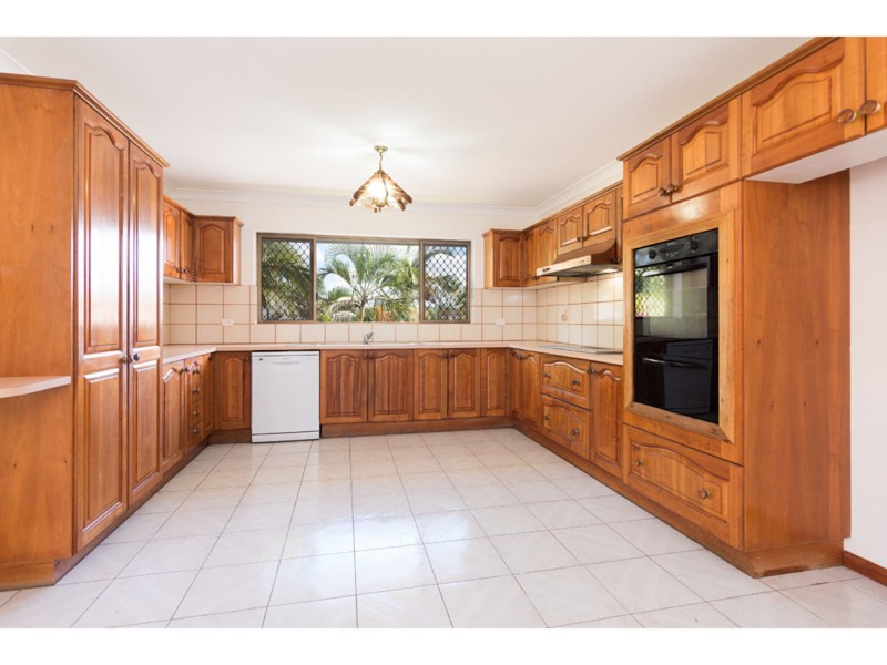 3 Pendennis Place, Carindale QLD 4152
