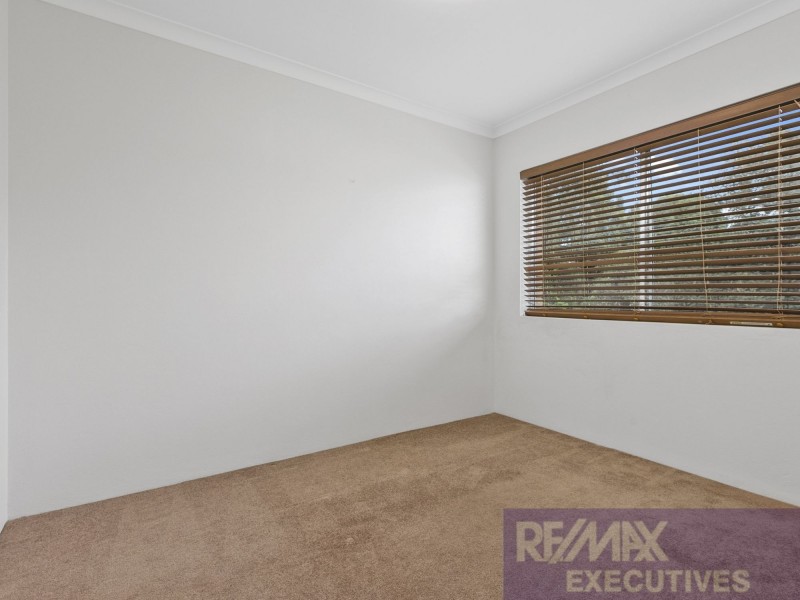 A-1035 Logan Road, Holland Park QLD 4121