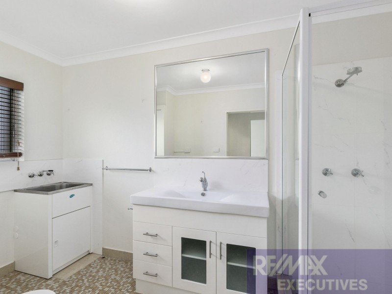 A-1035 Logan Road, Holland Park QLD 4121