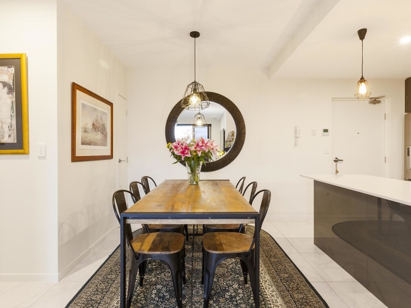 49/908 Logan Road, Holland Park West QLD 4121