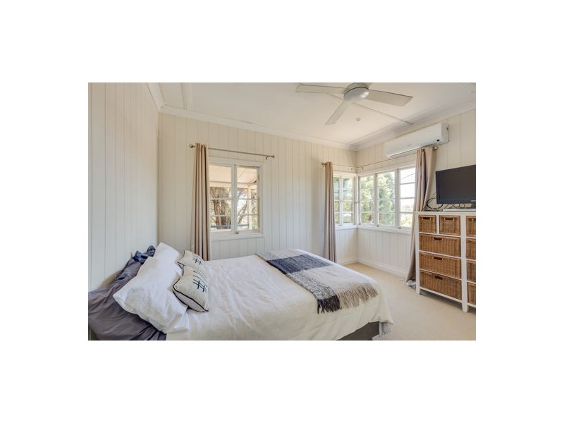 230 Winstanley Street, Carina Heights QLD 4152
