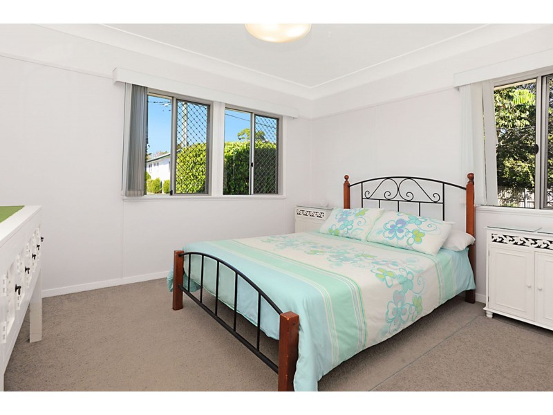 18 Nightingale Street, Mount Gravatt East QLD 4122