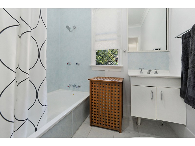 18 Nightingale Street, Mount Gravatt East QLD 4122