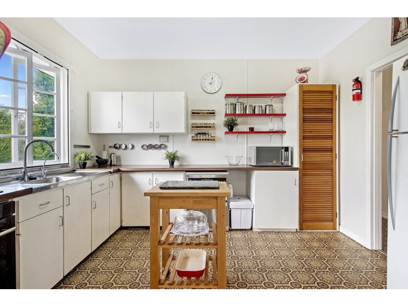 76 Galsworthy Street, Holland Park West QLD 4121