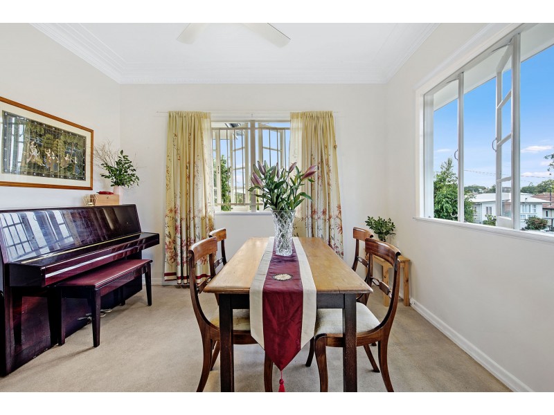 76 Galsworthy Street, Holland Park West QLD 4121