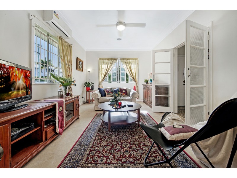 76 Galsworthy Street, Holland Park West QLD 4121