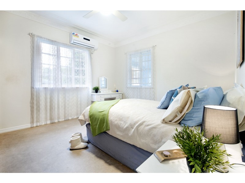 76 Galsworthy Street, Holland Park West QLD 4121