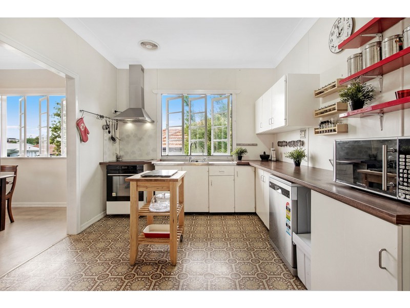 76 Galsworthy Street, Holland Park West QLD 4121