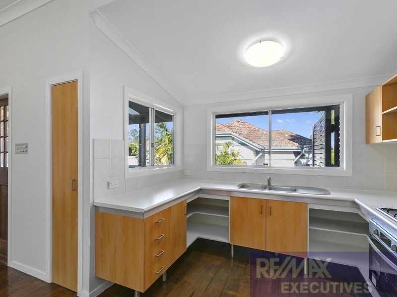 42 Wilbur Street, Holland Park QLD 4121