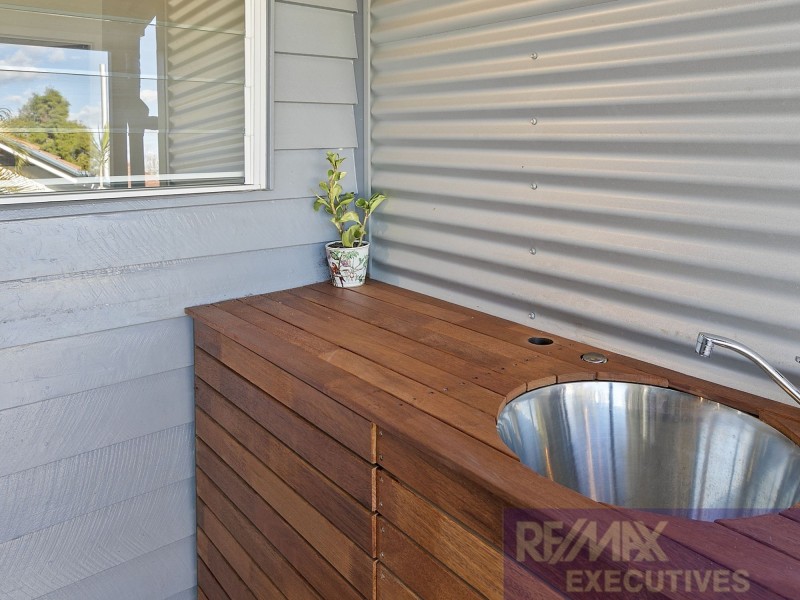 42 Wilbur Street, Holland Park QLD 4121