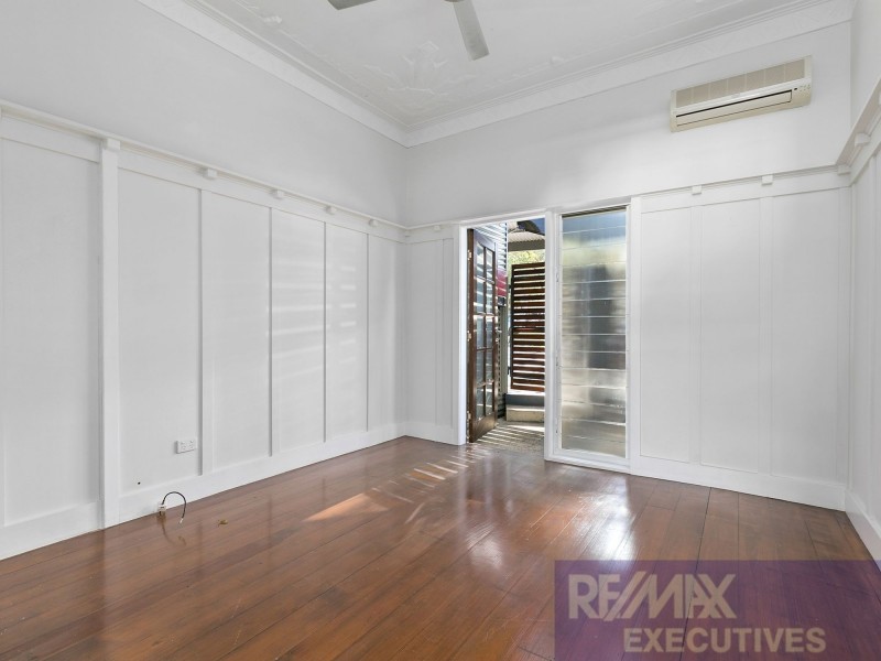 42 Wilbur Street, Holland Park QLD 4121