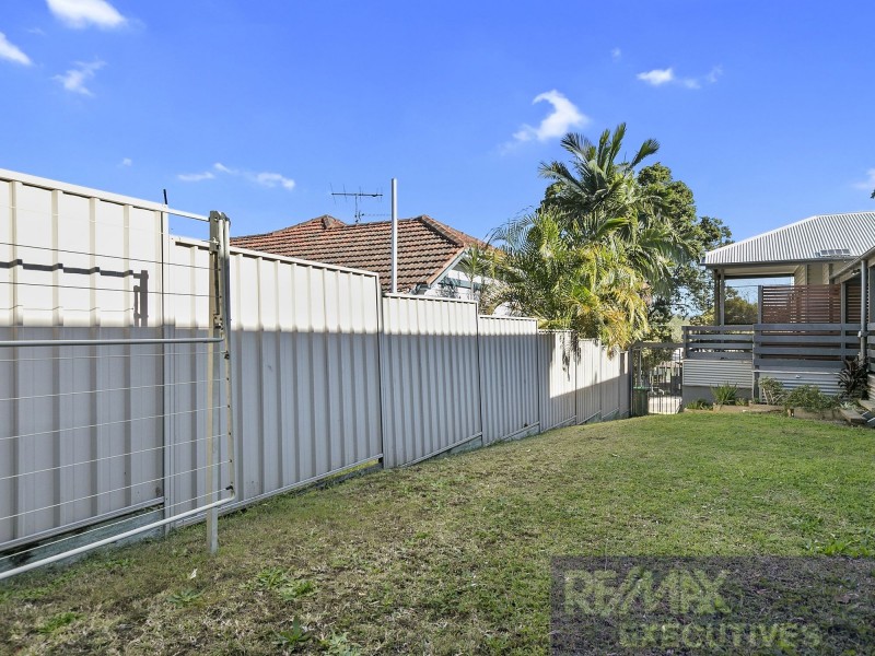 42 Wilbur Street, Holland Park QLD 4121