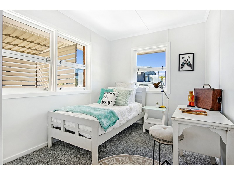 11 Ellesmere Street, Yeronga QLD 4104