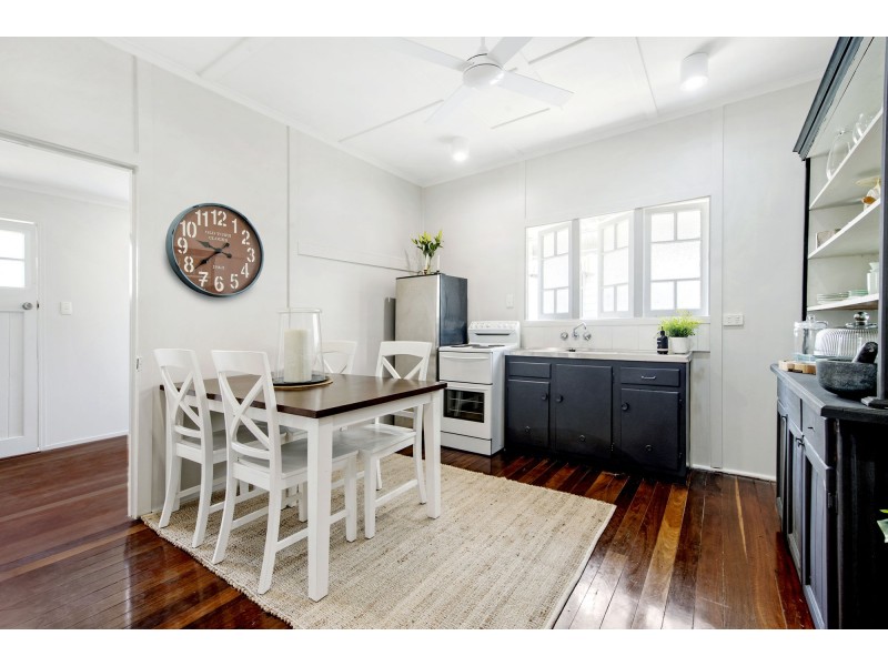 17 Ellesmere Street, Yeronga QLD 4104