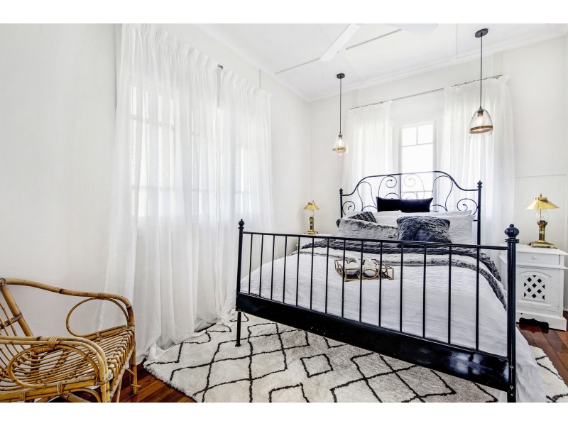 17 Ellesmere Street, Yeronga QLD 4104