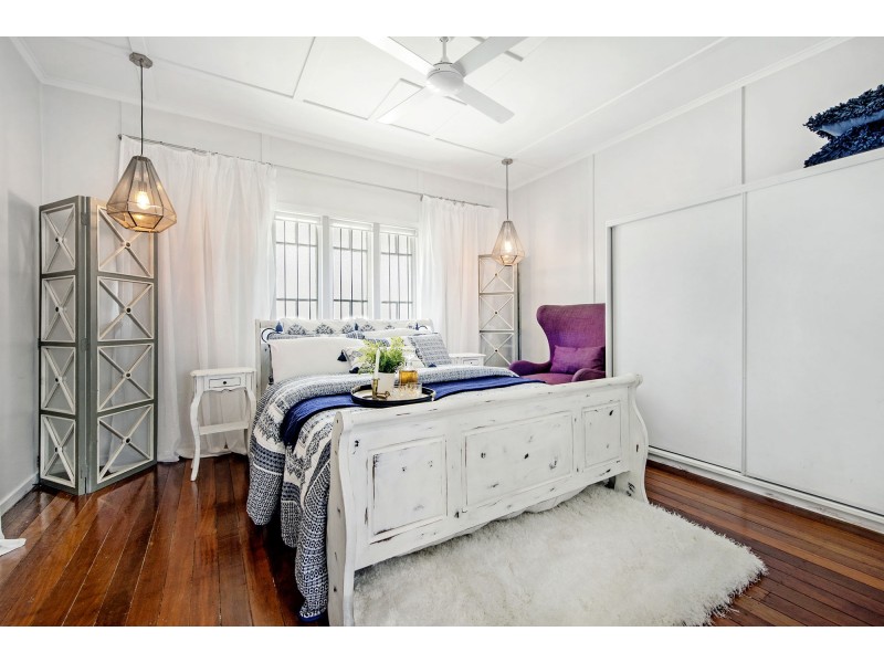 17 Ellesmere Street, Yeronga QLD 4104