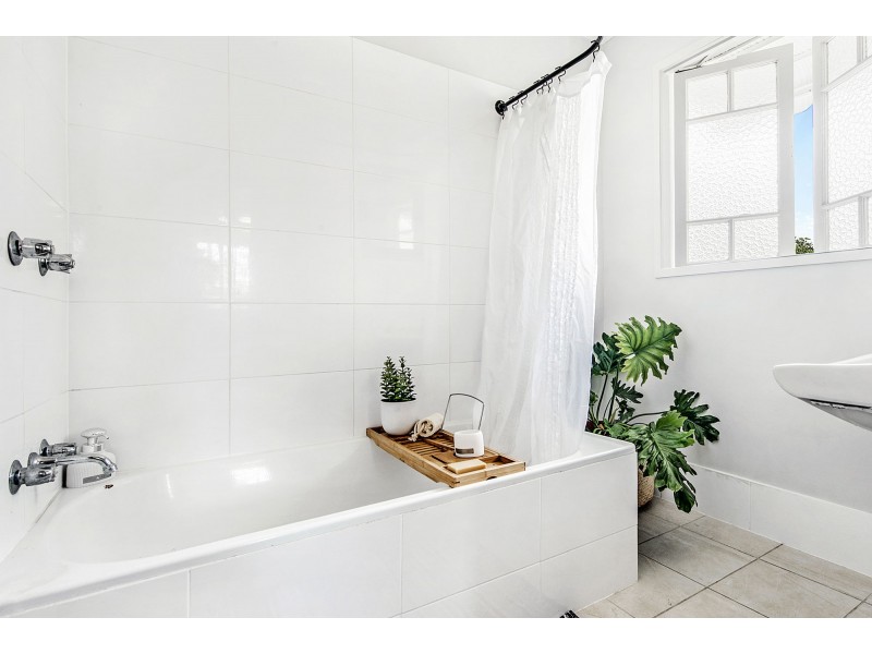 17 Ellesmere Street, Yeronga QLD 4104