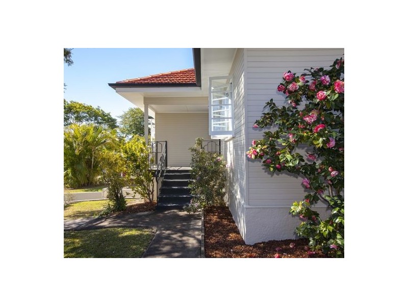 86 Sterculia Avenue, Holland Park West QLD 4121