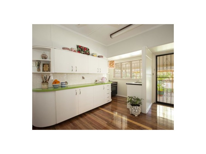 86 Sterculia Avenue, Holland Park West QLD 4121