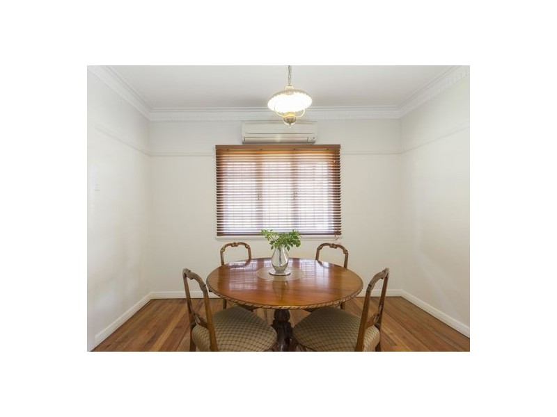 86 Sterculia Avenue, Holland Park West QLD 4121