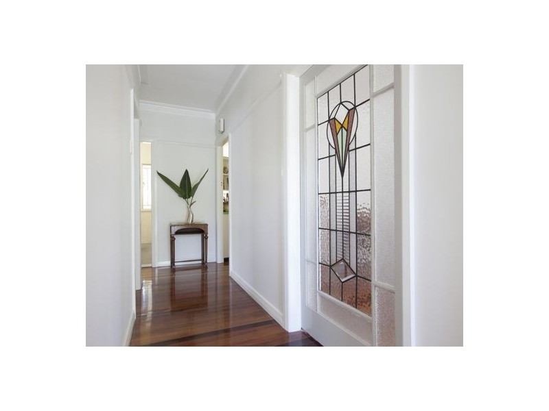 86 Sterculia Avenue, Holland Park West QLD 4121