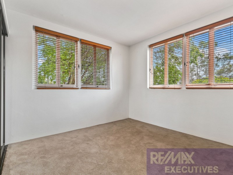 2/1127 Logan Road, Holland Park QLD 4121