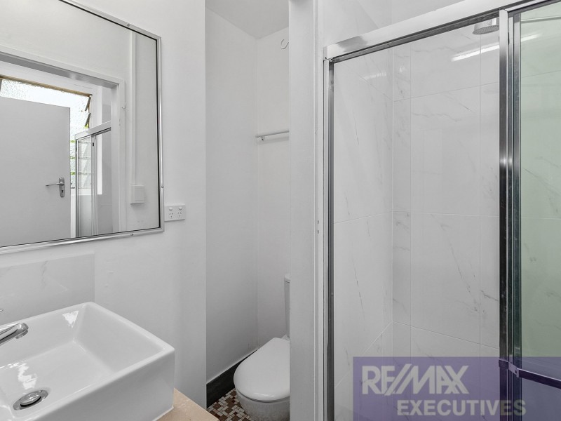 2/1127 Logan Road, Holland Park QLD 4121