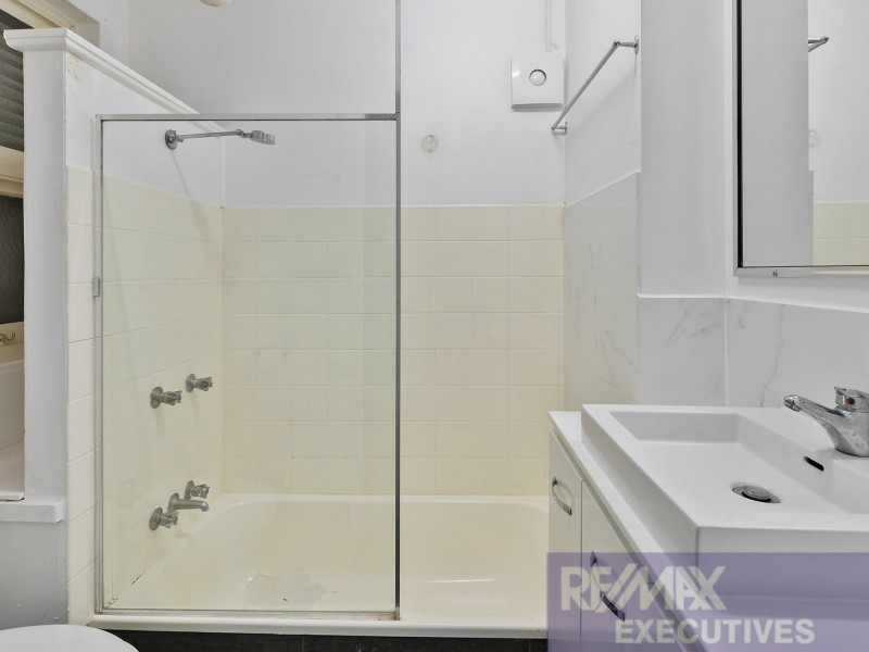 2/1127 Logan Road, Holland Park QLD 4121