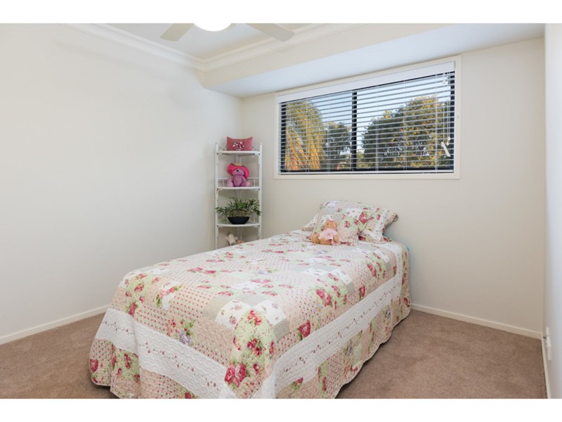 8 Kuhler Court, Carindale QLD 4152