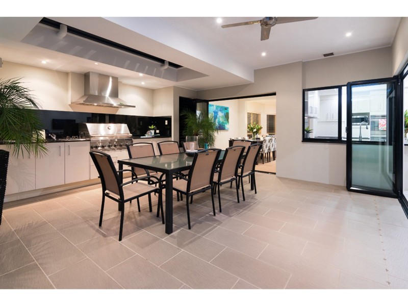 6 Rundle Place, Carindale QLD 4152